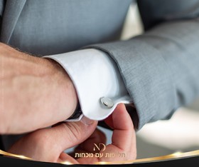 אן. די. חליפות עם נוכחות