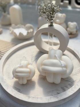 Mia candles