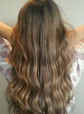 שחר אהרוני עיצובים בשיער