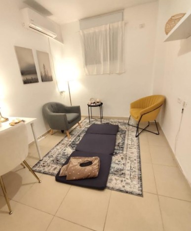 אריאדנה שניידר-טיפול בנשימה מעגלית מודעת